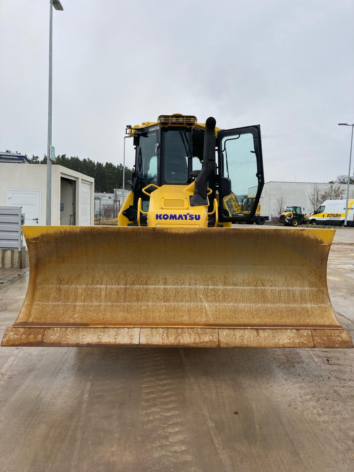 KOMATSU D 51PXI24E0 von Schlüter Baumaschinen