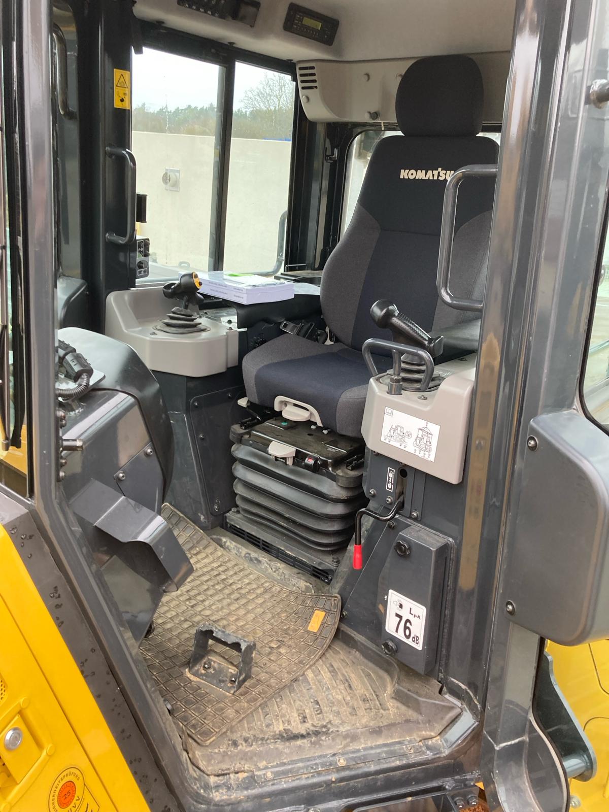 KOMATSU D 51PXI24E0 von Schlüter Baumaschinen