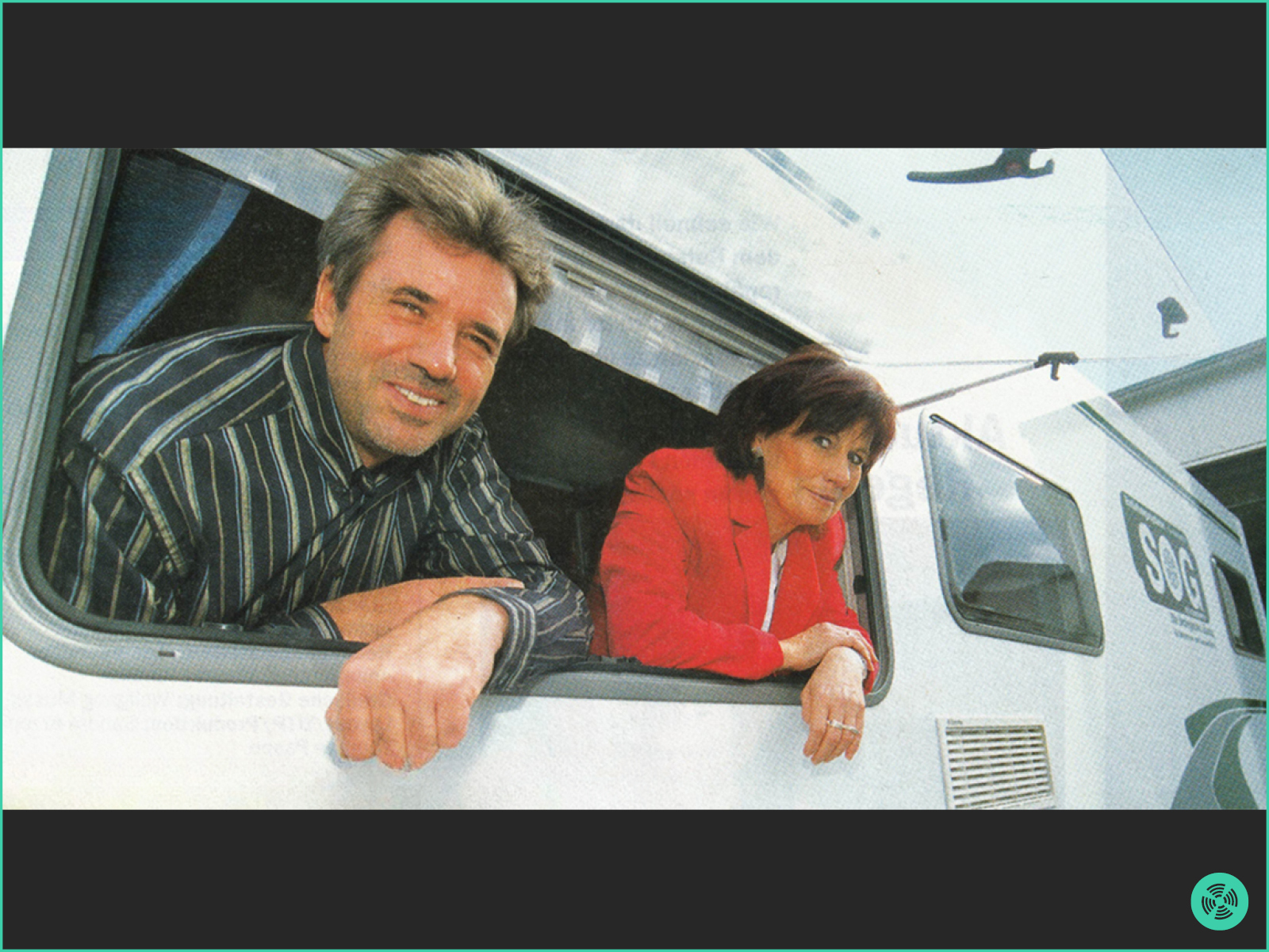 Ruth und Werner Dahmann an einem Reisemobil mit SOG® Schriftzug